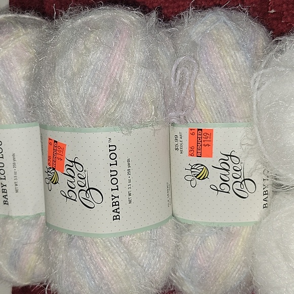 Baby Bee Baby Lou Lou Net Wt 3.5 Oz, 259 Yards Skeins 2 White 5 Hugs&Kiss - Picture 3 of 16